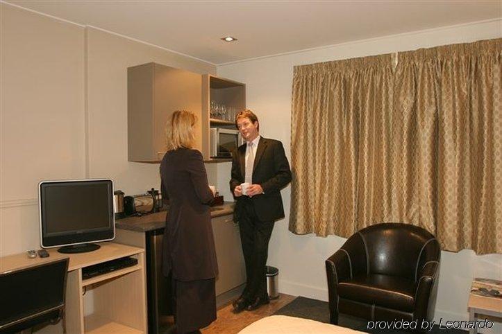 Quest Dunedin Serviced Apartments Rum bild